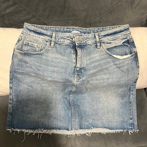 Denim I’m mini skirt